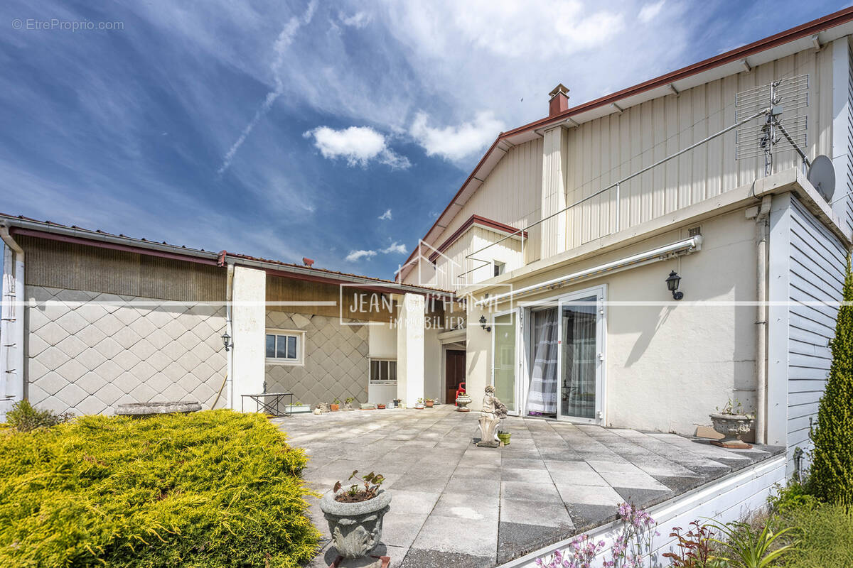 Maison à GRANDVILLERS