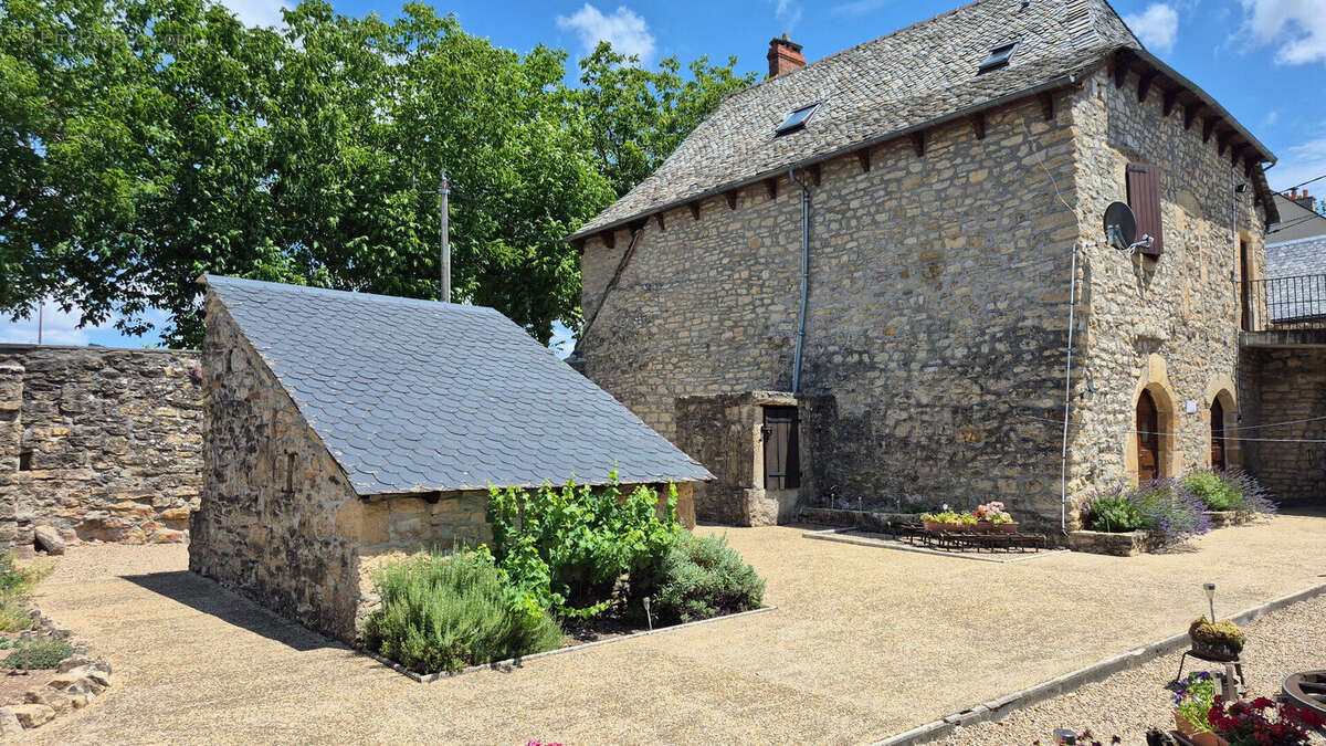 Maison en pierres, terrain, à 10 min d'Espalion, COUBISOU - photo 9