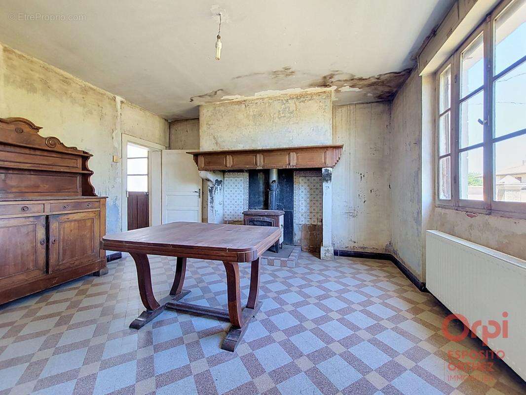 Maison à CASTEL-SARRAZIN