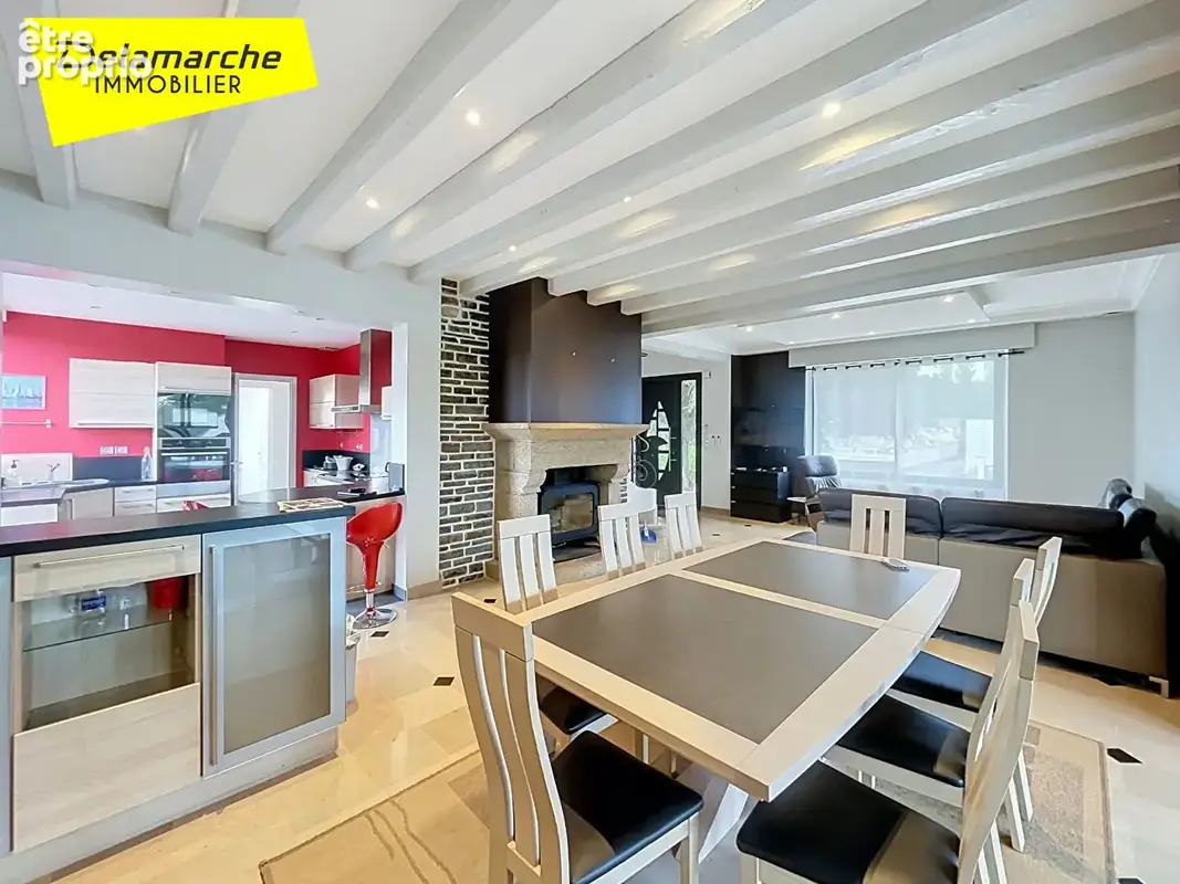 Propriété 7 pièces 5 chambres  avec piscine couverte  dépendances et terrain à Grandparigny (50600) - photo 4