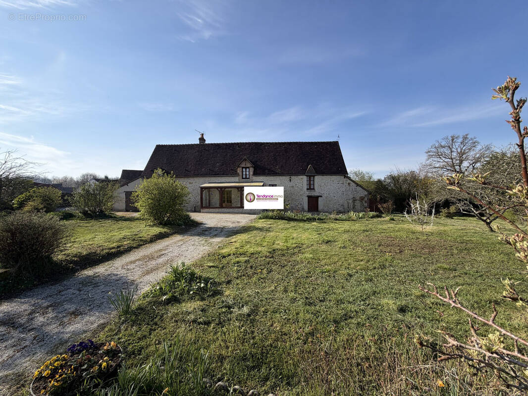 Maison à LE MELE-SUR-SARTHE