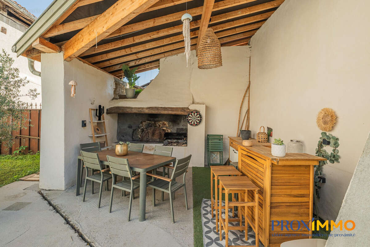 Maison 170 m² à Saint-Jean-De-Moirans  - photo 7