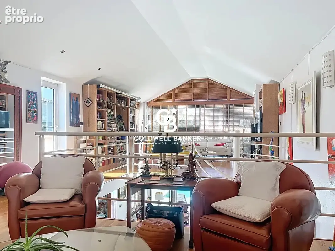 Une Oasis Confidentielle avec Piscine et Garage au Cœur de La Rochelle - photo 12