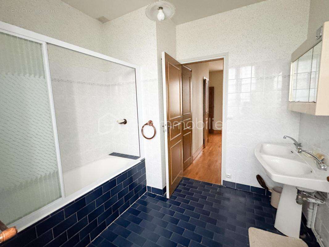 Maison à SAINT-PIERRE-LA-COUR