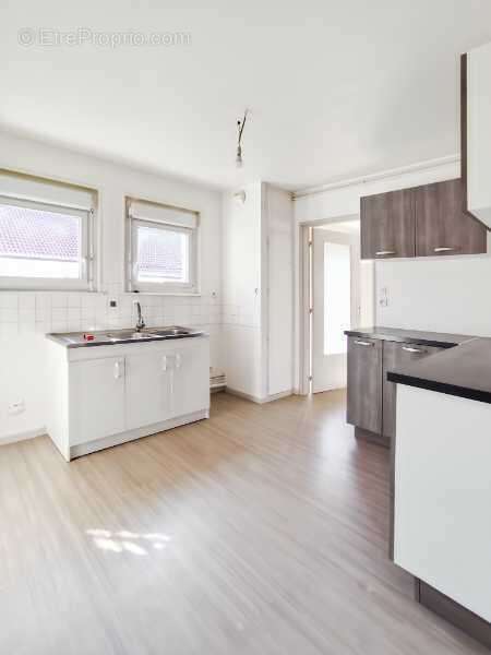 Appartement à MEZIRE