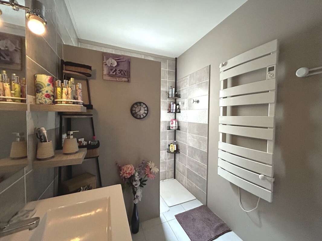 Maison à SAINT-SIMON-DE-PELLOUAILLE