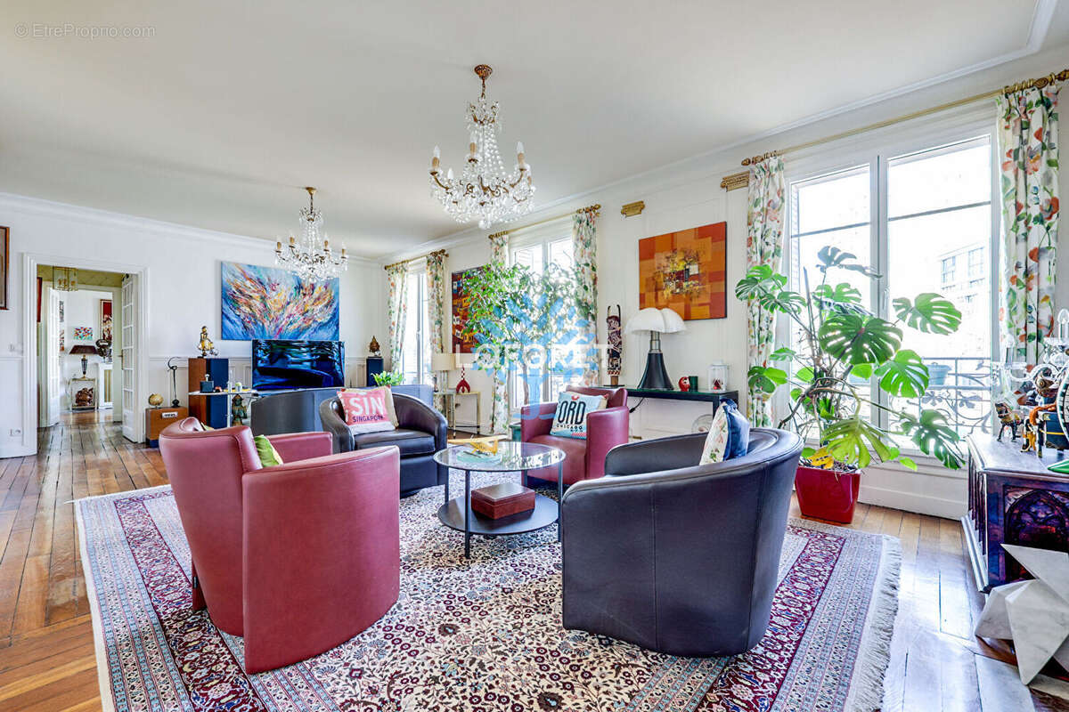 Appartement à PARIS-11E