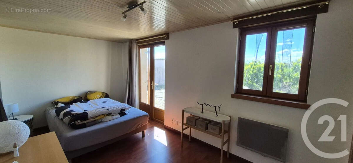 Maison 95 m² à Bruailles  - photo 6