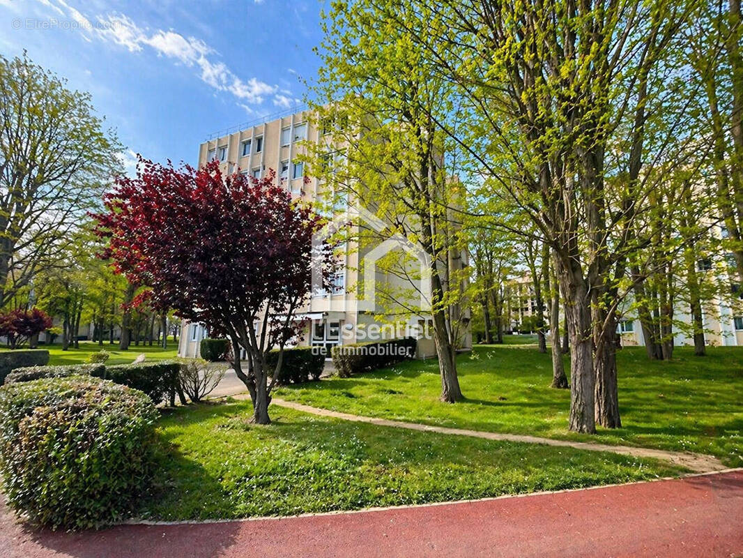 Appartement à VERNEUIL-SUR-SEINE