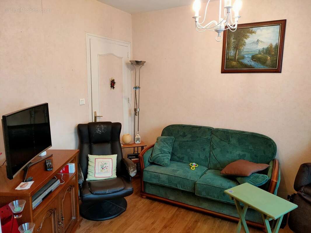 Maison à CHAMPAGNAC-LA-RIVIERE