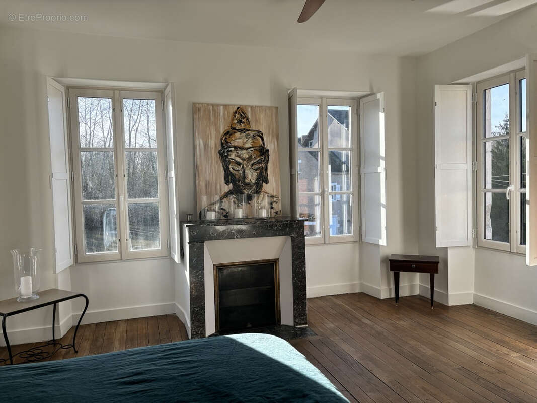 Maison à SAINT-PRYVE-SAINT-MESMIN