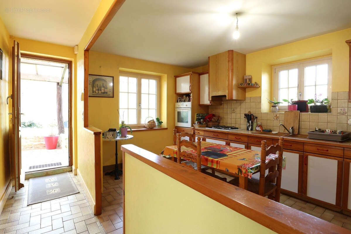 Maison à SAINT-MICHEL-LE-CLOUCQ