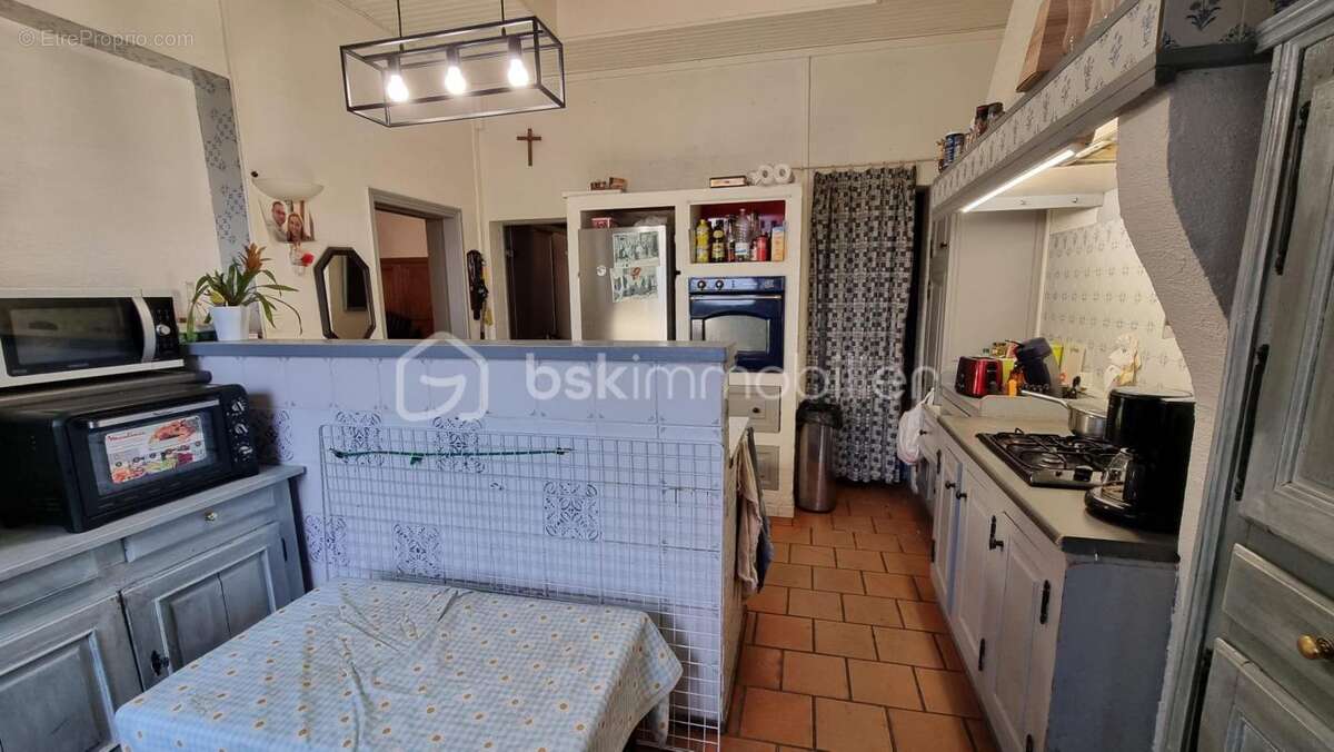 Opportunité Unique : Maison Spacieuse de 200 m² avec 67 m² Supplémentaires Aménageables en Centre-Ville ! - photo 2