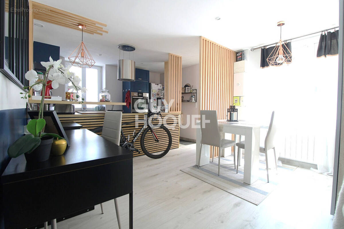 Appartement à BRIE-COMTE-ROBERT