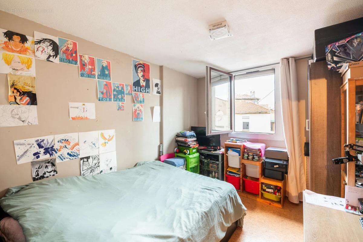 Appartement à MARSEILLE-3E