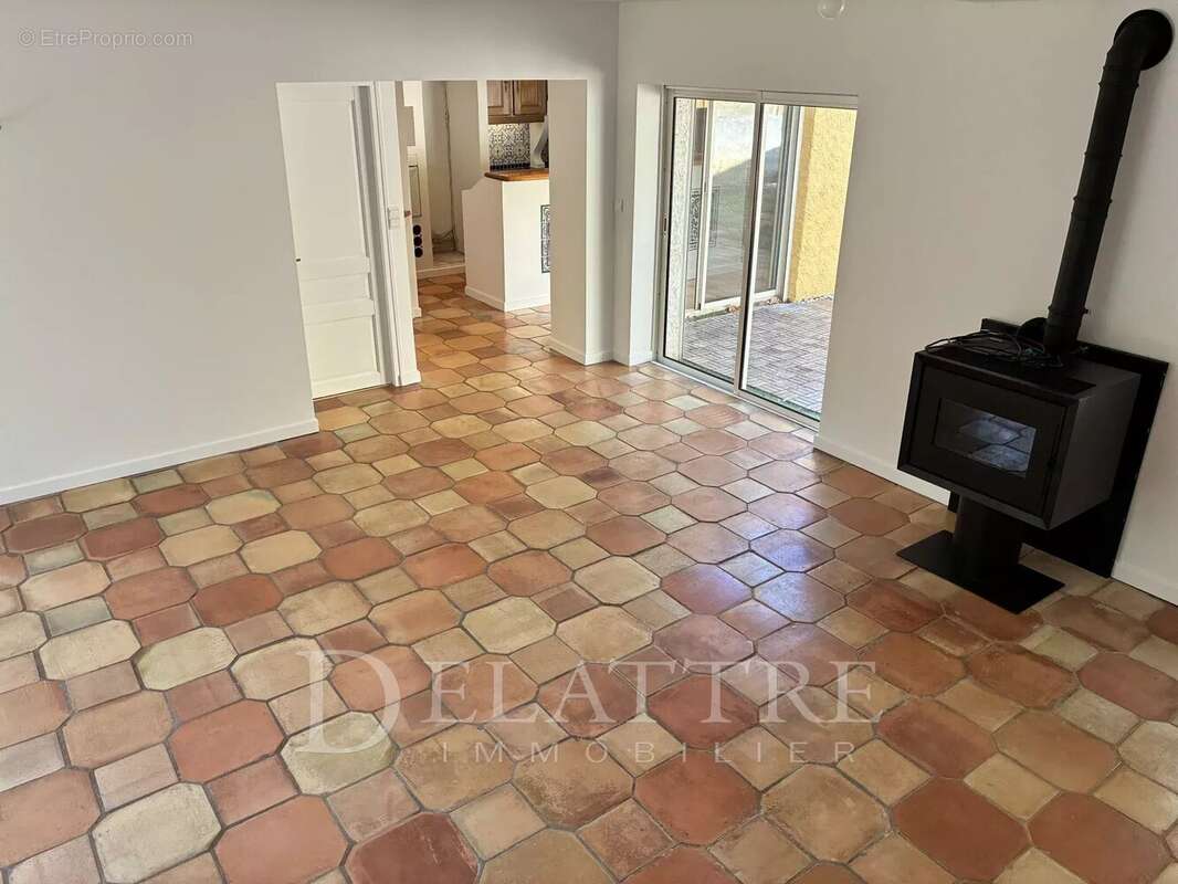 Maison à ROQUEFORT-LES-PINS