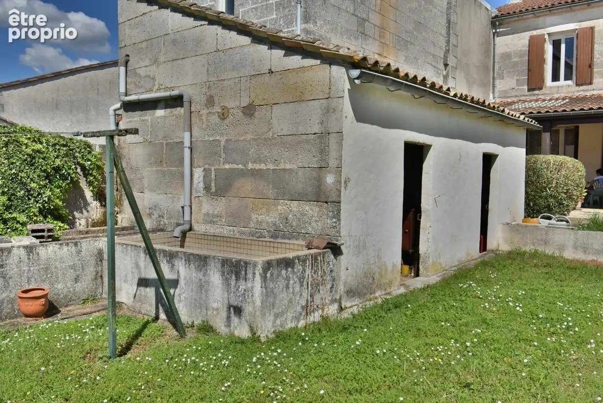 Maison à vendre 6 pièces ANGOULEME (16) maison 3 chambres + Studio et piscine sur terrain de 1150 m2 - photo 5
