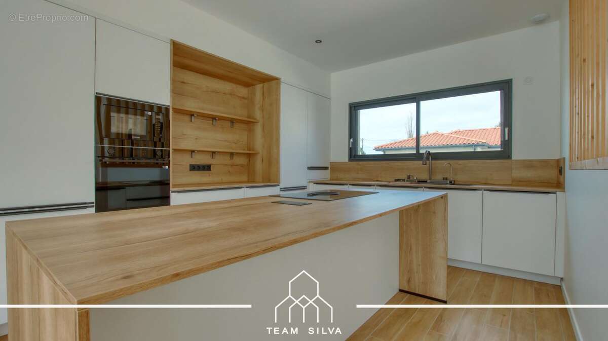 Maison à SAINT-SORLIN-EN-VALLOIRE