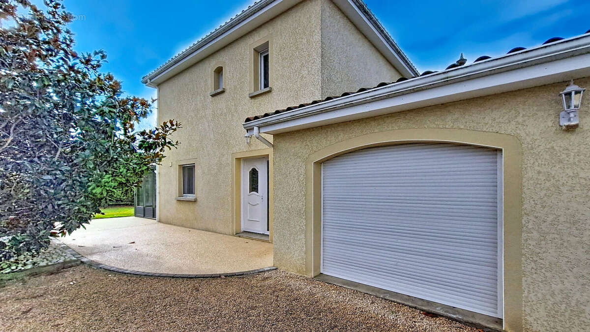 Maison à BOISSET-LES-MONTROND