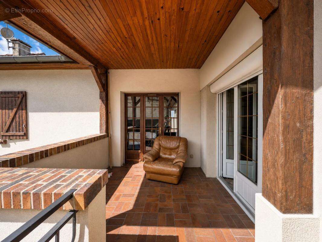 Maison familiale de 168m² avec jardin à Mézières-sur-Seine - photo 3