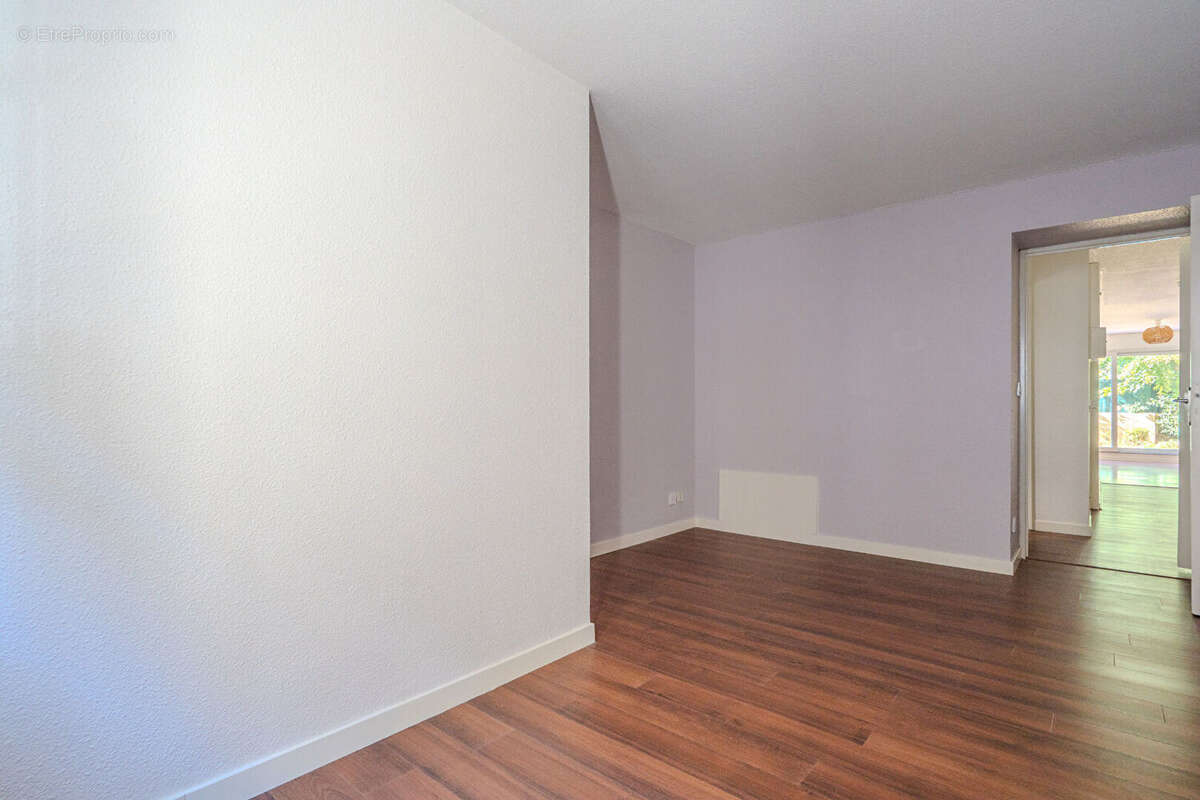 Bordeaux Fondaudège - Appartement T3 de 69 m² avec jardin de 60 m² et parking - photo 12
