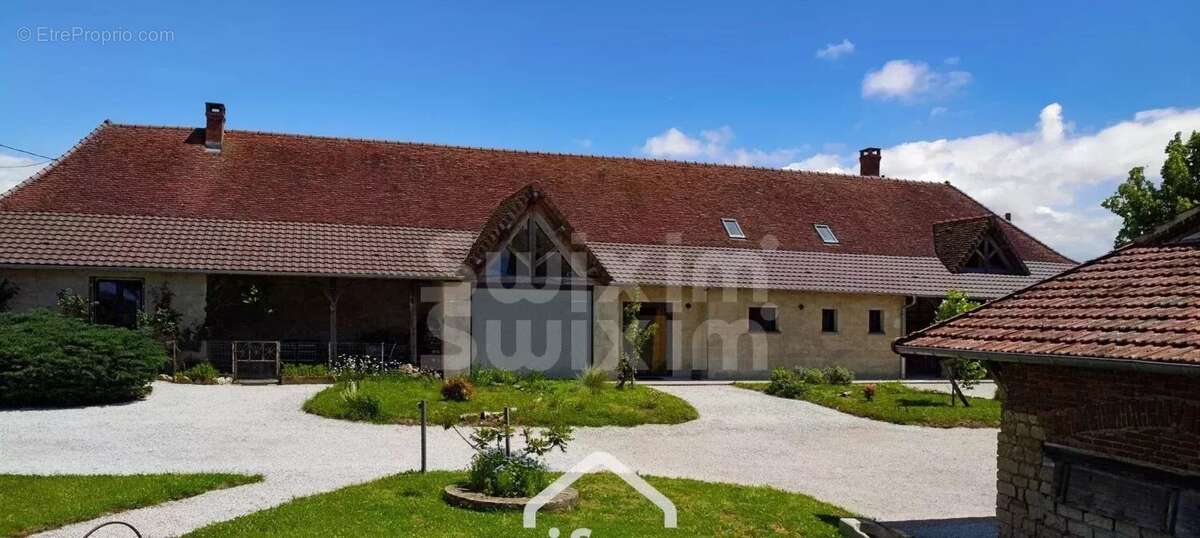 Maison à LONS-LE-SAUNIER