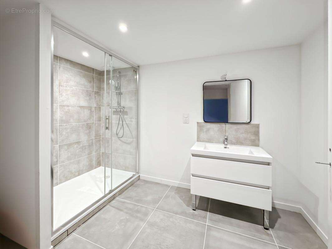 Maison à NOTRE-DAME-DE-SANILHAC