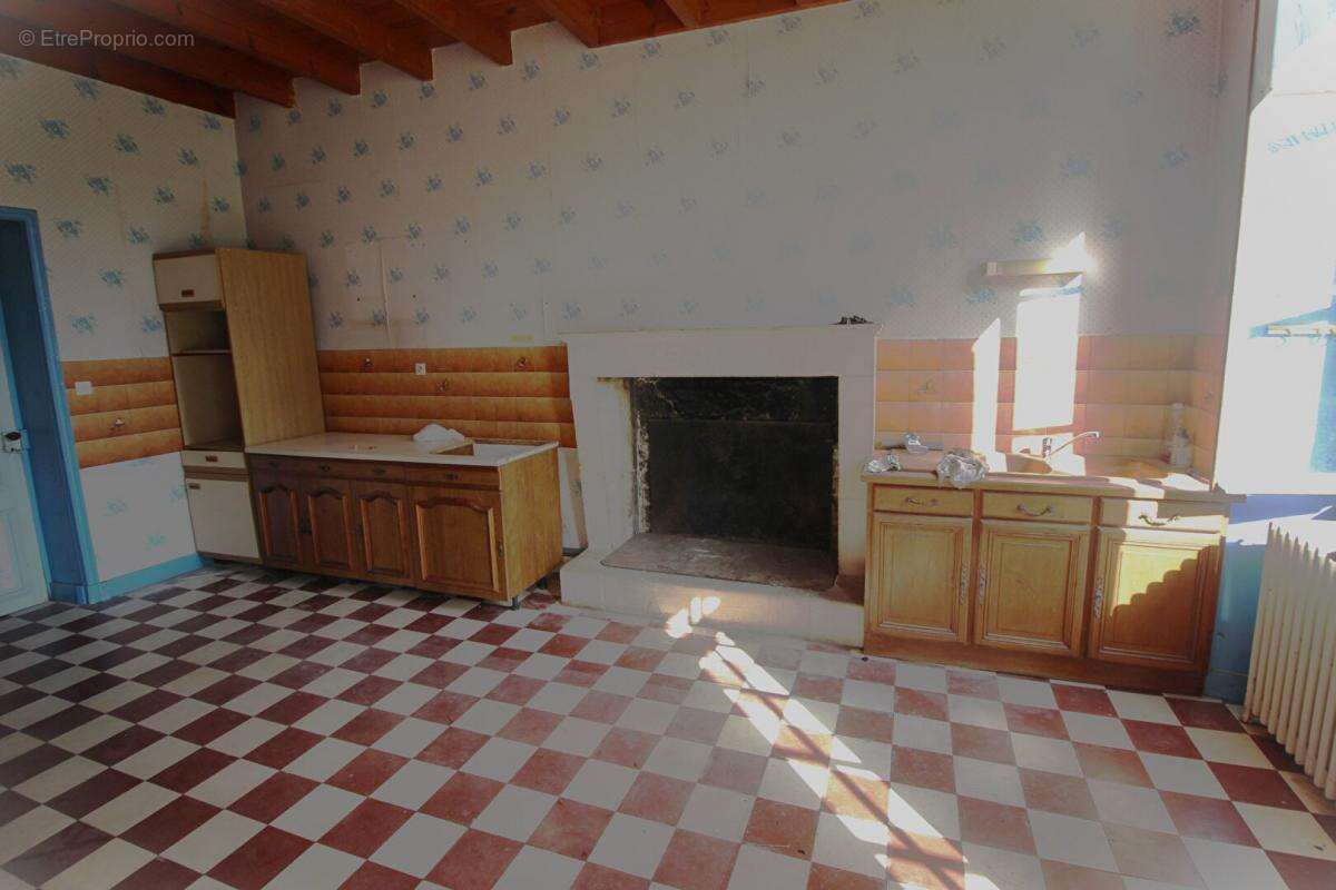 Maison à JARNAC-CHAMPAGNE