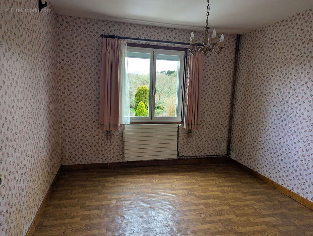 Maison à TREDREZ-LOCQUEMEAU