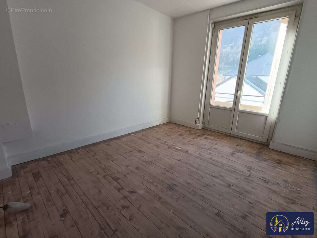 Appartement 288 m² à Bort-Les-Orgues  - photo 3