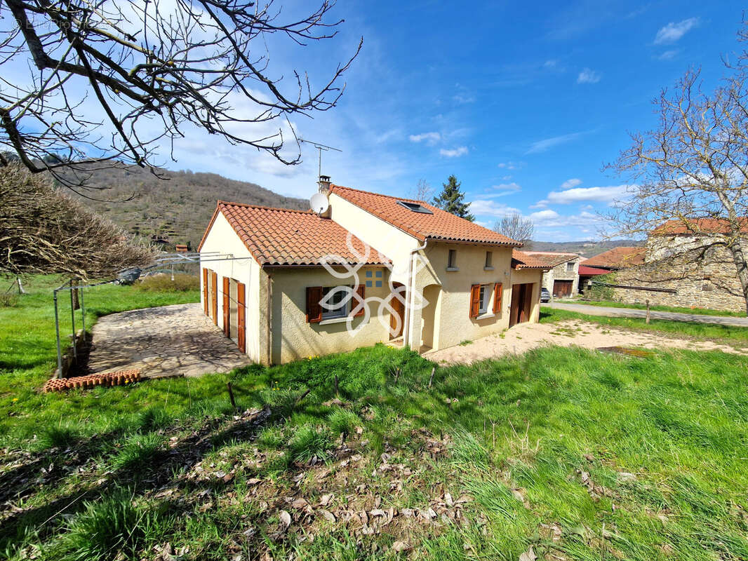 Maison à SAINT-ILPIZE