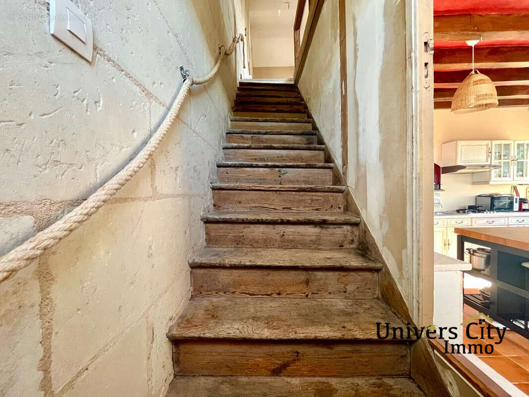 Maison à SAINT-CLEMENT-DES-LEVEES