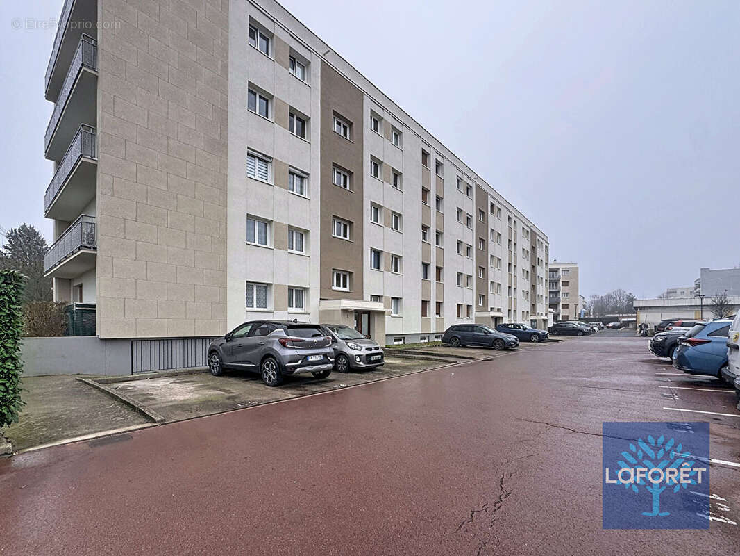 Appartement à CHILLY-MAZARIN