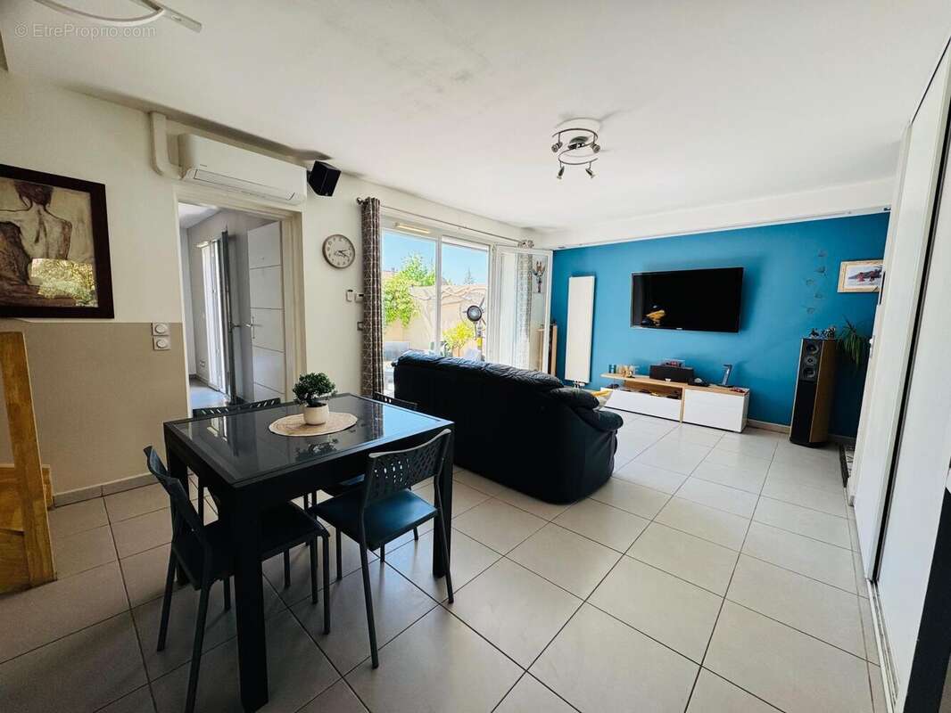 Photo 3 - Maison à LA TOUR-D'AIGUES
