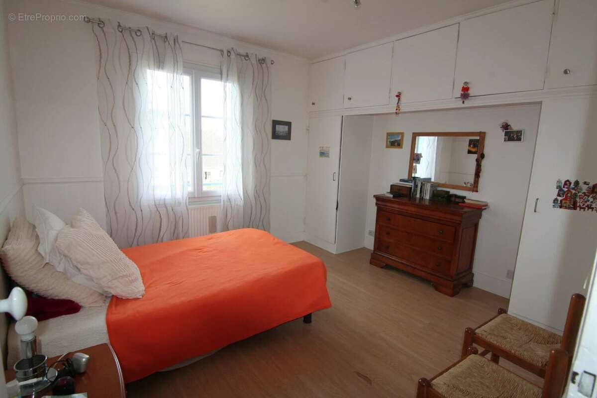 Maison à SAINT-CHERON