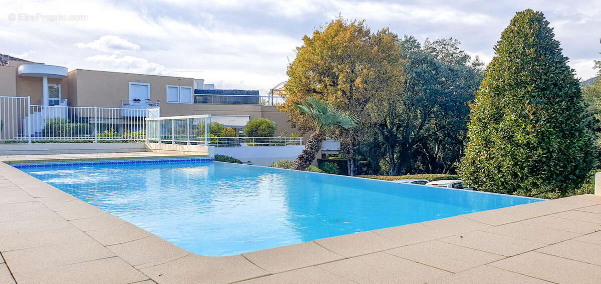 Appartement à MANDELIEU-LA-NAPOULE