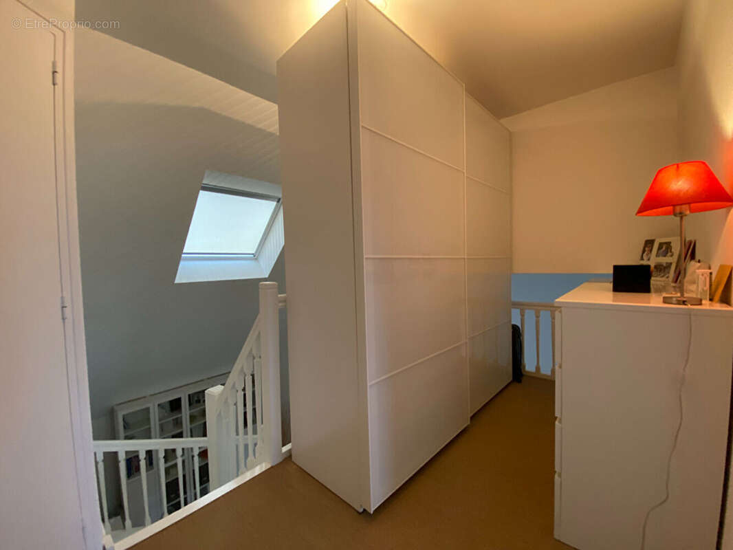 Appartement T4 en duplex de 101.44 m²  (111.65 m² au sol) au dernier étage avec terrasse et garage double. - photo 9