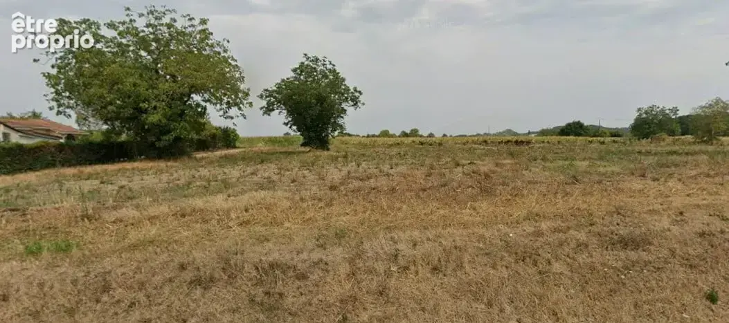 Terrain à MONTREM