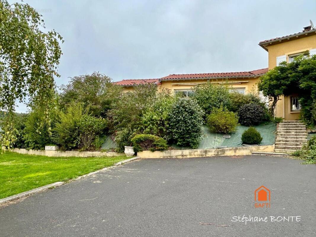 Photo 1 - Maison à LE MONTEIL