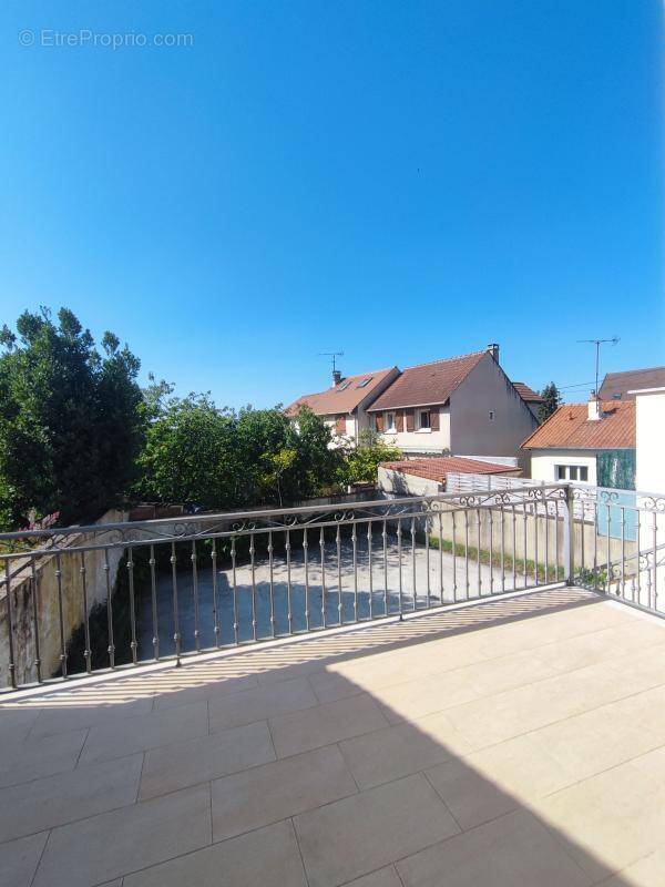 Appartement à CHAMPS-SUR-MARNE