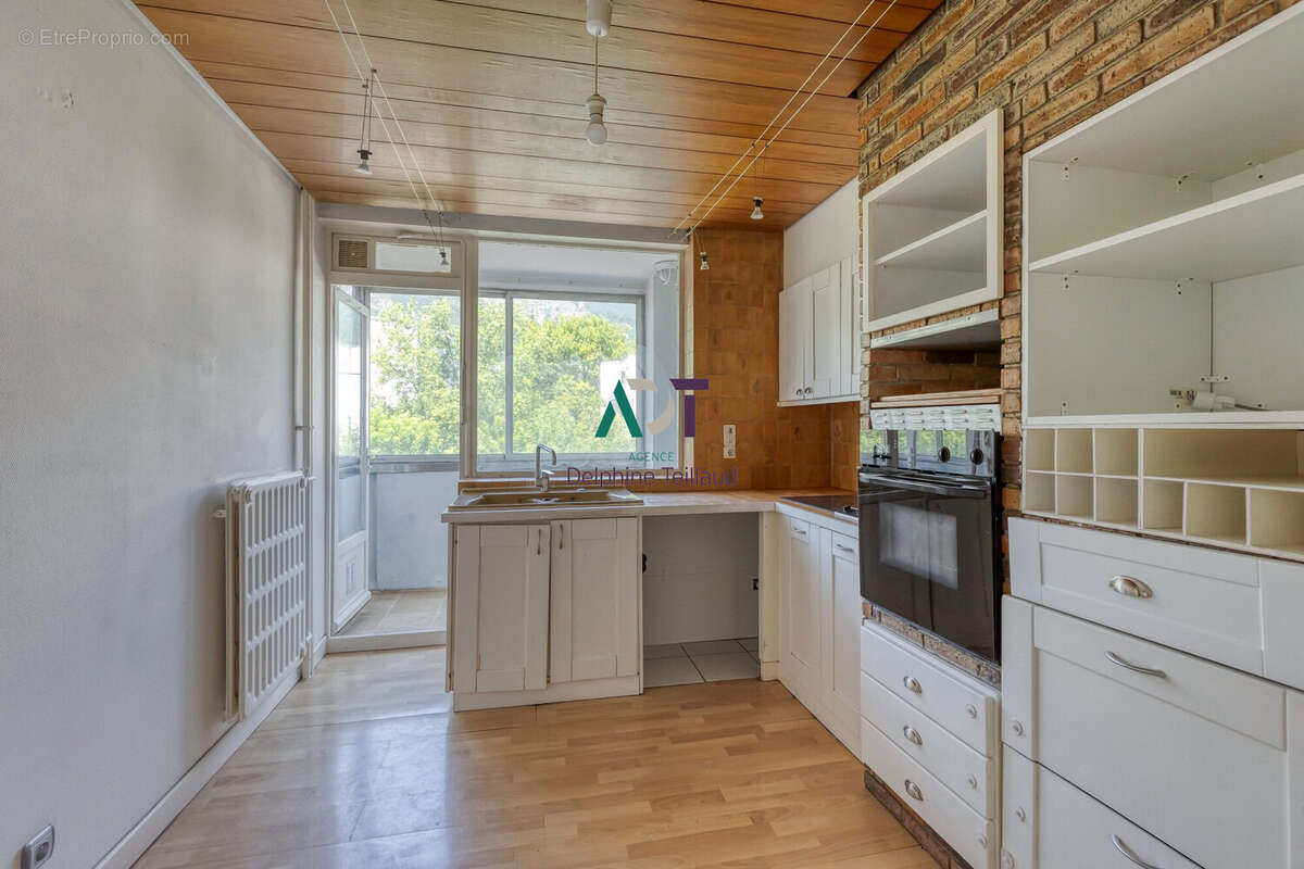 Appartement à MEYLAN