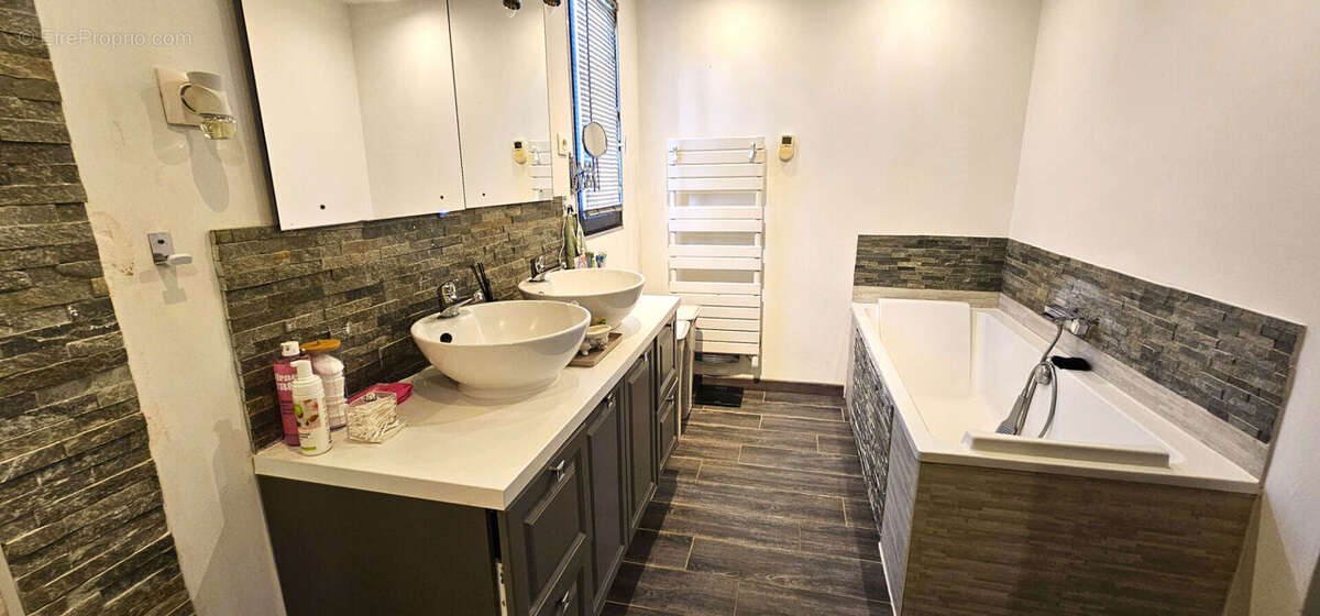 Maison à LAROQUE-DES-ALBERES