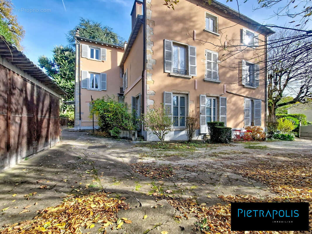 Appartement à LYON-9E