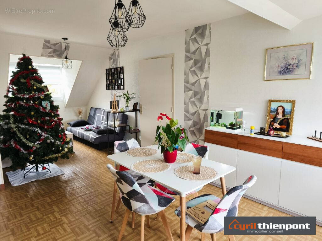 Appartement à FEUQUIERES-EN-VIMEU