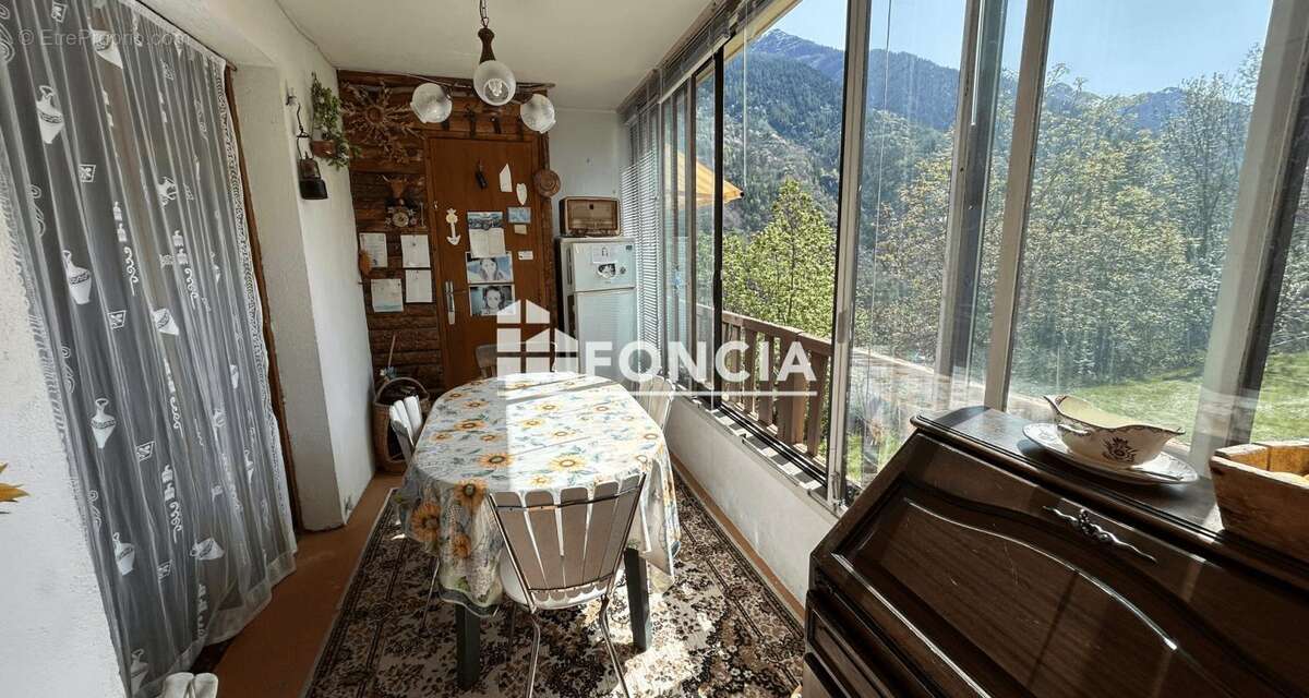 Appartement à SAINT-ETIENNE-DE-TINEE