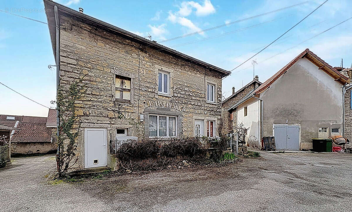 Maison à TREPT