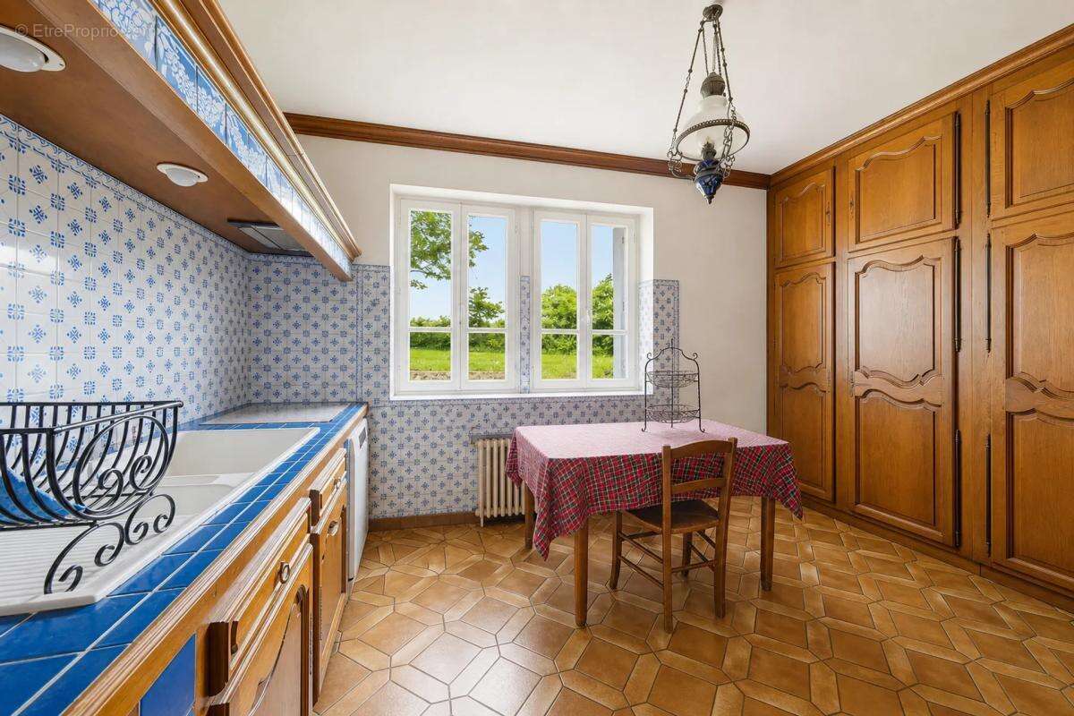 Maison de 9 pièces de 250 m² à Clérac - photo 16