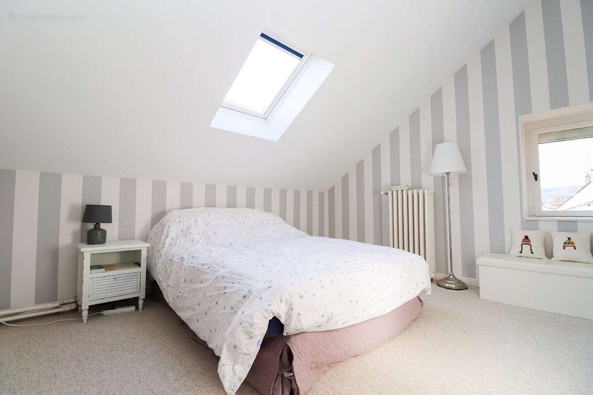 Appartement à PLOMBIERES-LES-DIJON