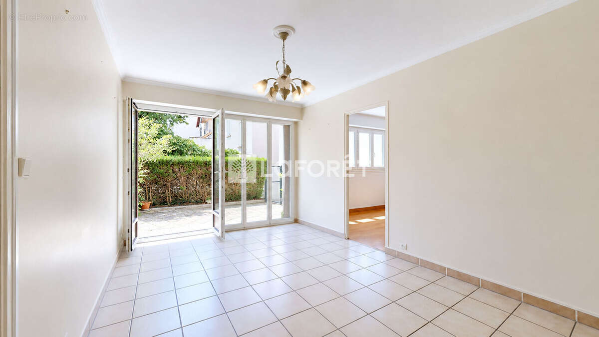 Appartement à NANTERRE