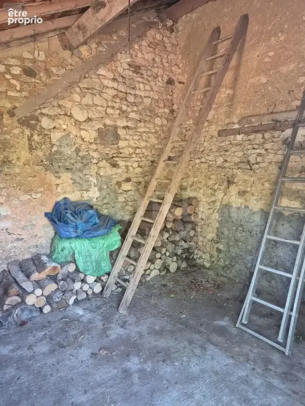Longère à rénover dans hameau. - photo 14